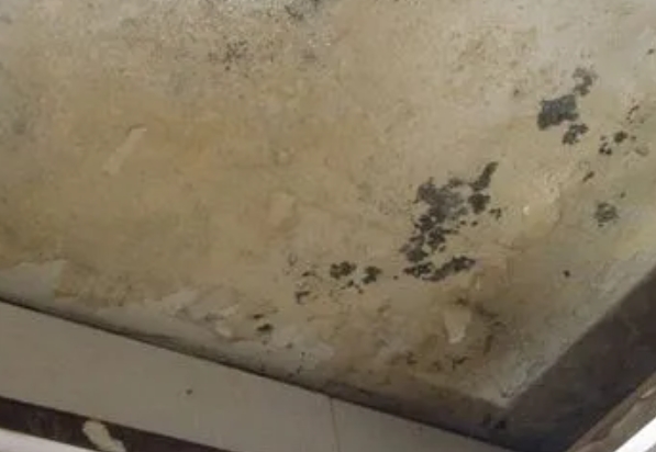 天全阳台漏水维修公司分享下天全卫生间渗水维修需要注意哪些问题。